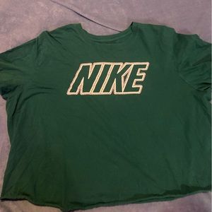 cropped nike tee